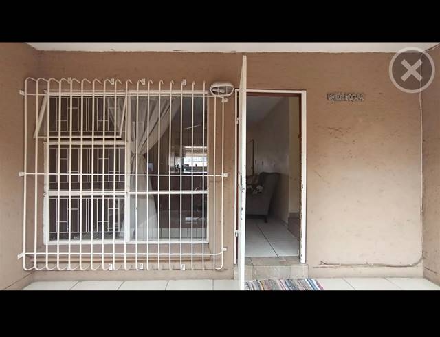 2 BEDROOM SECTIONAL TITLE FOR SALE IN KEMPTON PARK WEST